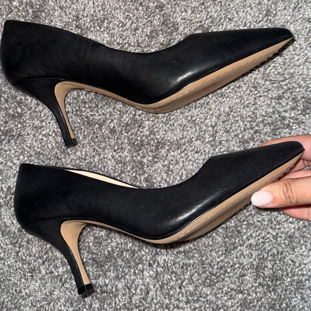 Vince Camuto Black Pointed Toe Pumps